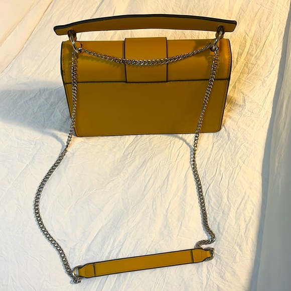 Gorgeous Mustard Topshop purse with sliver strap - Picture 4 of 5